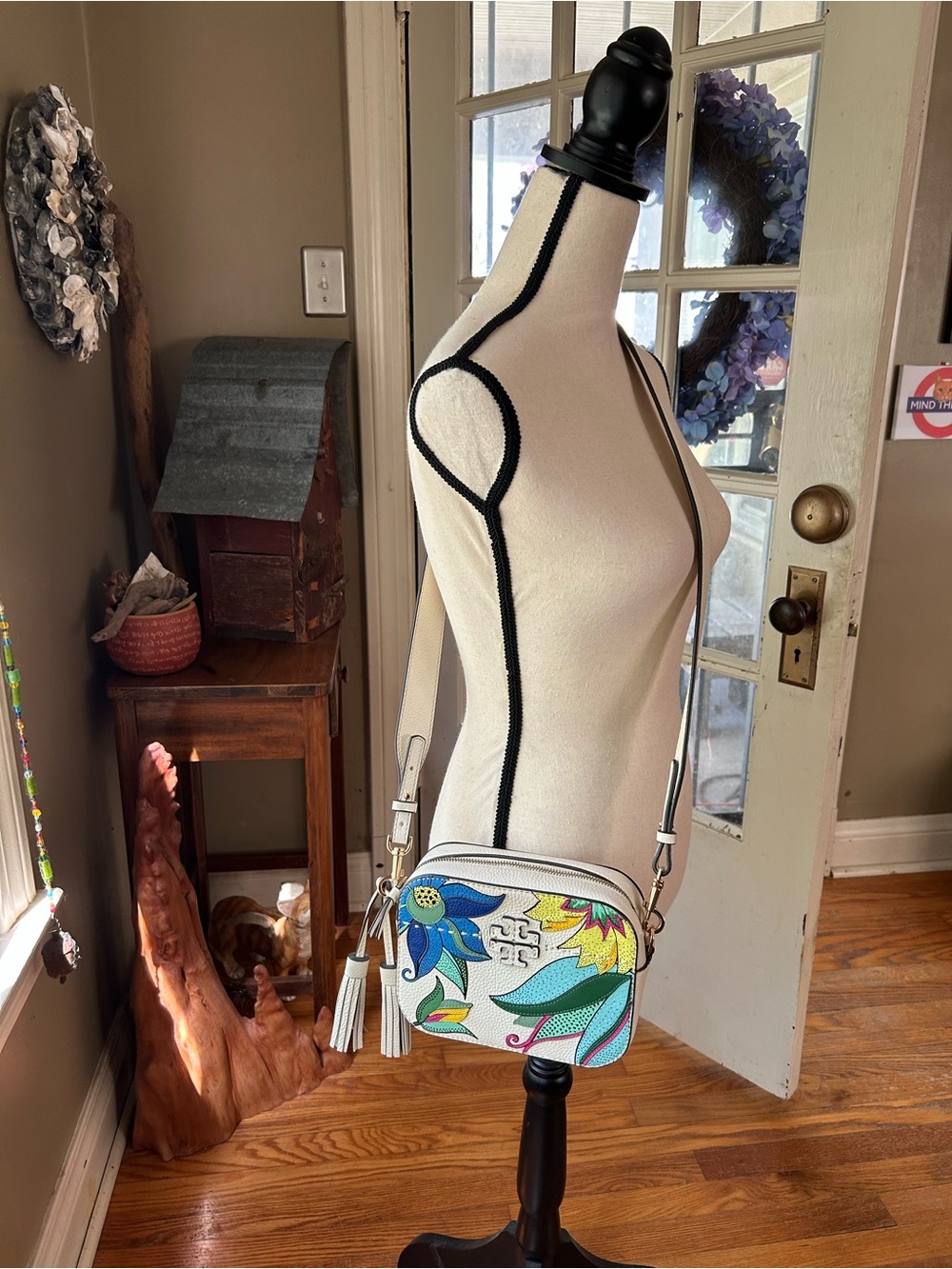 Beautiful Tory crossbody - Picture 3 of 7